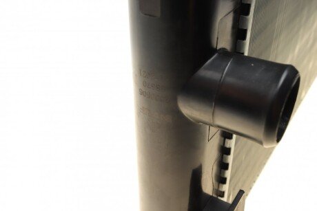 Радиатор охлаждения двигателя nrf 58670