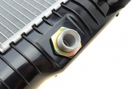 Радиатор охлаждения двигателя nrf 59323