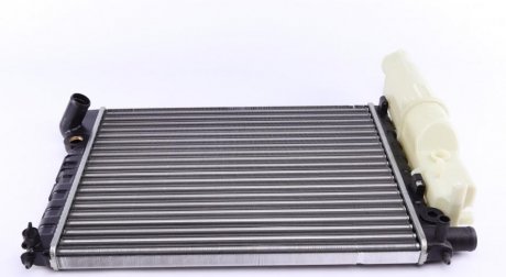 Радиатор охлаждения двигателя nrf 58776