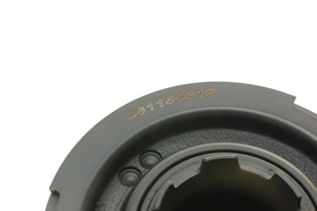 Шків(з болтом) паса поліклинового з демфером Land Rover Freelander 2.0d ntn snr DPF35005K1