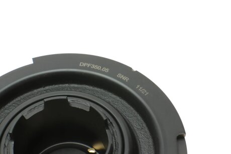 Шків(з болтом) паса поліклинового з демфером Land Rover Freelander 2.0d ntn snr DPF35005K1