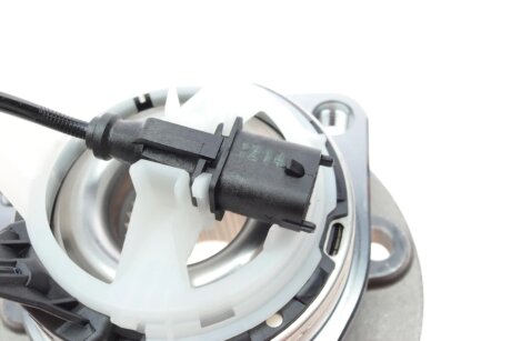 Ступица с подш. OPEL VECTRA, SIGNUM передн. (SNR) ntn snr R15340