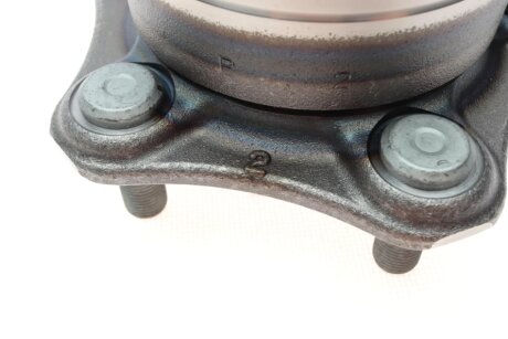 Рем. Комплект ступицы колеса. Содержит крепежные элементы и ступицу в сборе ntn snr R16895