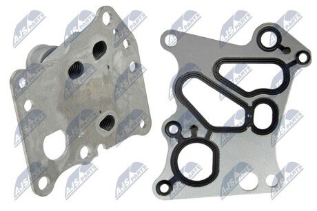 Масляний радіатор Mercedes C (W204),E (W212) 1.8 01.07- nty CCLME022