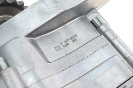 Помпа оливи oe germany 011800642000