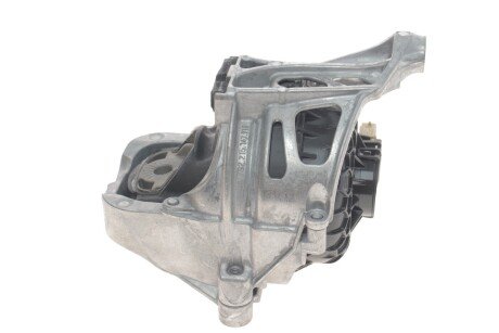 Подушка (опора) двигуна oe germany 800552