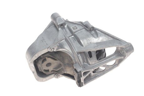 Подушка (опора) двигателя oe germany 800553