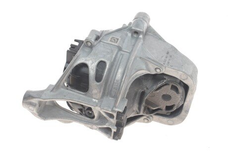 Подушка (опора) двигателя oe germany 800555