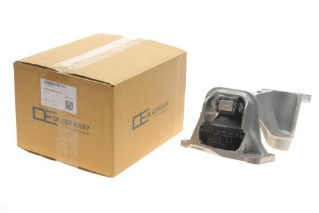 Подушка (опора) двигателя oe germany 801152