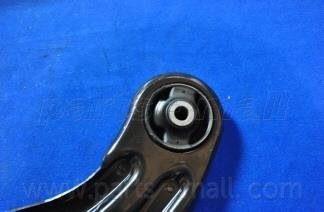 Рычаг передней подвески parts mall PXCAC-008LL