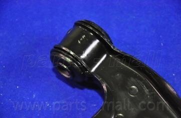 Важіль передньої підвіски parts mall PXCAC008LR