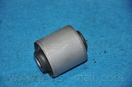 Сайлентблок переднего рычага parts mall PXCBB013FL