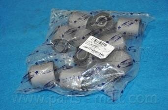 Сайлентблок переднего рычага parts mall PXCBB013FL