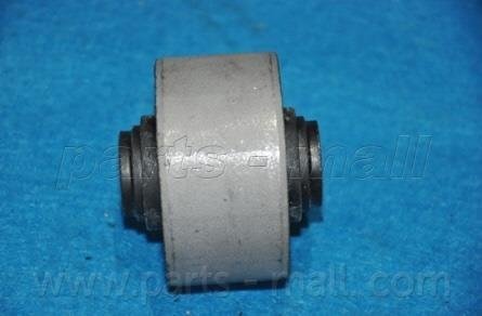 Сайлентблок переднего рычага задний parts mall PXCBA037B