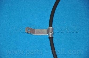 Трос ручного тормаза правый parts mall PTA873
