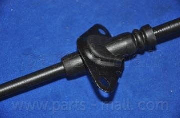 Трос ручного тормоза левый parts mall PTA449
