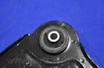 Рычаг передней подвески parts mall PXCAC006LL