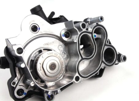 Помпа водяна pierburg 707152100 на Фольксваген Гольф 7