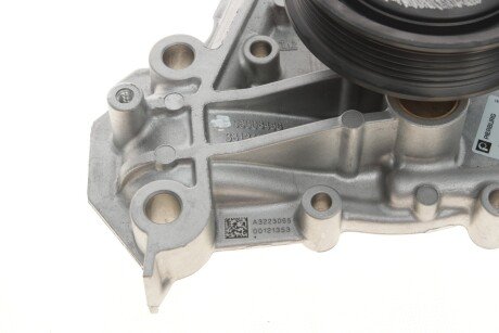 Водяна помпа pierburg 708149030