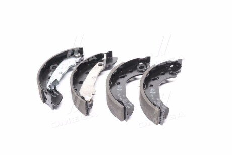 Колодка торм. барабан. FORD/MAZDA ESCORT/KA/PUMA/121 задн. remsa 450701