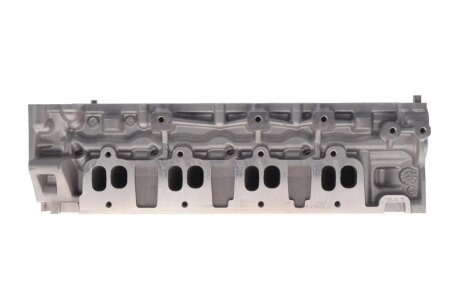 Головка блока цилиндров 2,3d renault 110417248R