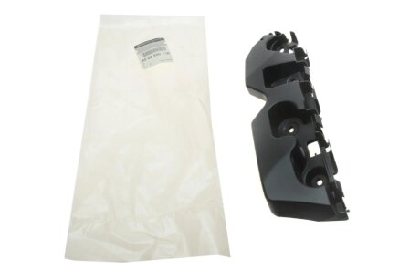 Кріплення бампера renault 622220011R