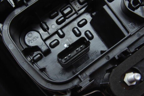 Фонарь левый DUSTER 18- renault 265558217R