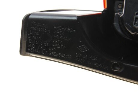 Фонарь левый DUSTER 18- renault 265558217R