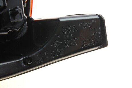 Фонарь правый DUSTER 10-18 renault 265503601R