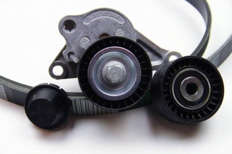 Комплект ремня грм renault 7701477344