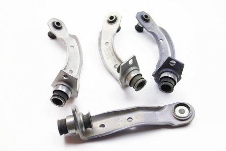 Кронштейн балки renault 8200197453