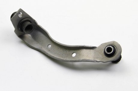 Кронштейн балки renault 8200361270