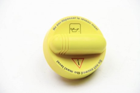 Маслозаливная крышка Master/Trafic 09- renault 7701066086