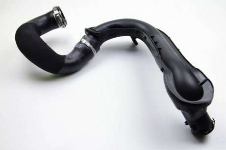 Патрубок интеркулера Trafic/Vivaro 2.0dCi 06- Л. (M9R780/782) renault 144607066R