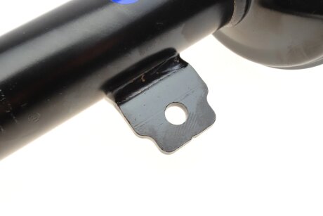 Передний амортизатор (стойка) renault 543029903R