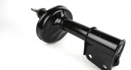 Передний амортизатор (стойка) renault 8200675687