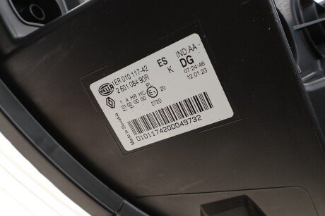 Передня фара renault 260108490R