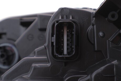 Передняя фара renault 260600331R