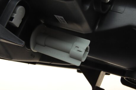 Передня фара renault 8200701356