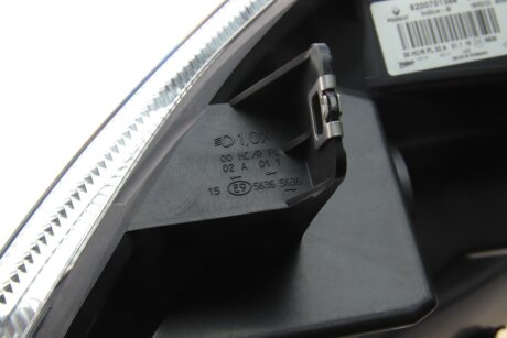 Передня фара renault 8200701356