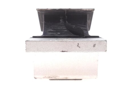 Подушка (опора) двигателя renault 8200676857