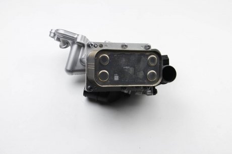 Радиатор маслянный, 2.0dCi 06- renault 82 00 797 762 на Рено Kaleos