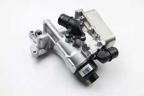 Радиатор маслянный, 2.0dCi 06- Renault 8200797762