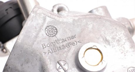 Радиатор рециркуляции renault 147357086R