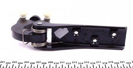 Ролик двери renault 777640623R