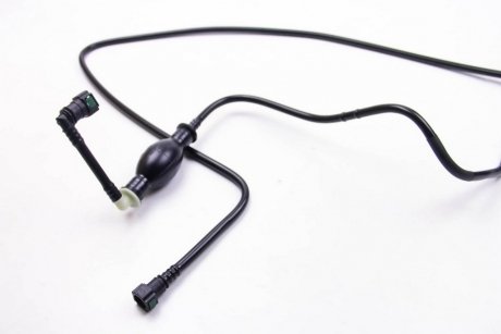 Топливная трубка с грушей подкачки Trafic 1.9/2.5dCi 03- renault 8200338434