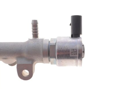 Розподільний трубопровід палива rotweiss 04L130089G