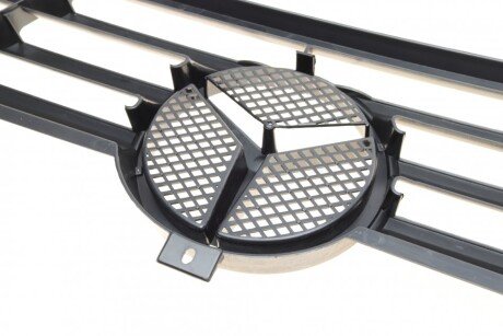 Решетка радиатора rotweiss RW88046