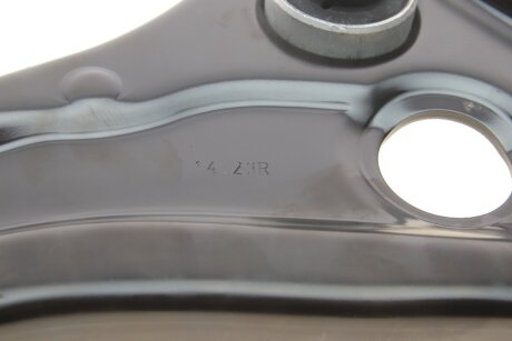 Важіль передньої підвіски rts 96092171