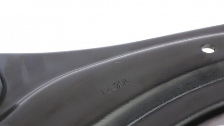 Важіль передньої підвіски rts 96904212